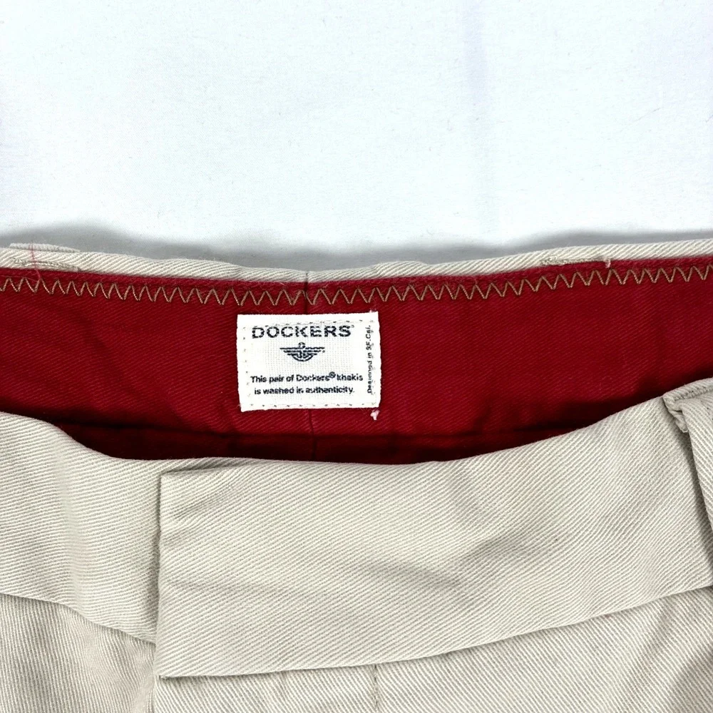 Y2K Mens Dockers Iconic Khaki Flat Front Relaxed Fit Pants Size 38x32 NWT Beige
